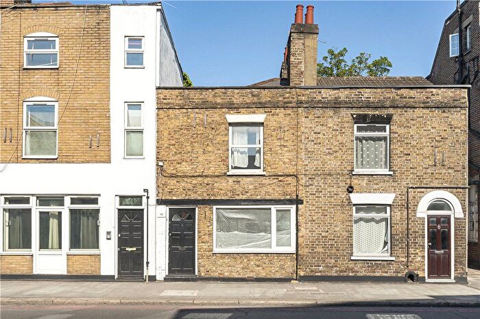 2 Bedroom Terraced House To Rent In Putney Bridge Road, Wandsworth, SW18