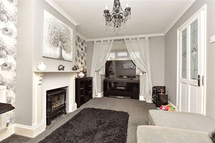 3 Bedroom Semi Detached House For Sale In Thorn Hill Road, Warden Bay, Sheerness, Kent, ME12