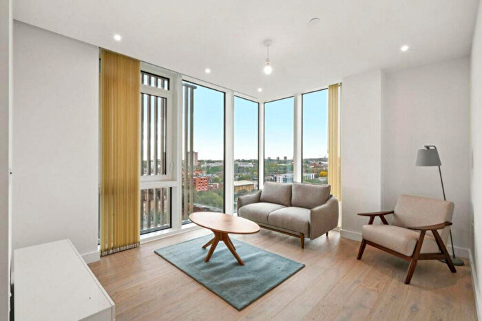 2 Bedroom Apartment To Rent In Kings Cross, London, NW1