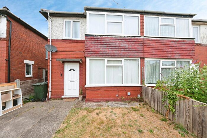 3 Bedroom Semi-Detached House For Sale In Harrowden Road, Doncaster, South Yorkshire, DN2