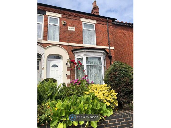 3 Bedroom Semi-Detached House To Rent In Oak Tree Lane, Selly Oak, Birmingham, B29