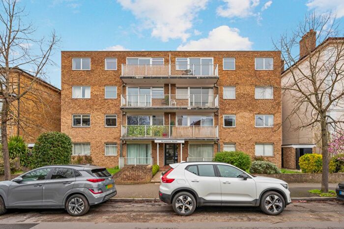 2 Bedroom Flat To Rent In Riverdene Court, Grove Road, Surbiton, KT6