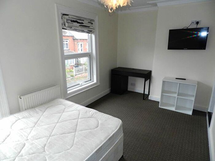 5 Bedroom Terraced House For Sale In Headingley Avenue, Leeds, LS6