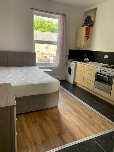 1 Bedroom Flat To Rent In Bradford Avenue, BL3