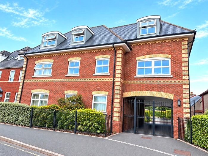 1 Bedroom Flat For Sale In Saville Place Victoria Street, Englefield Green, Egham, Surrey, TW20
