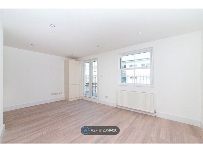 1 Bedroom Flat To Rent In New Cross Road, London, SE14