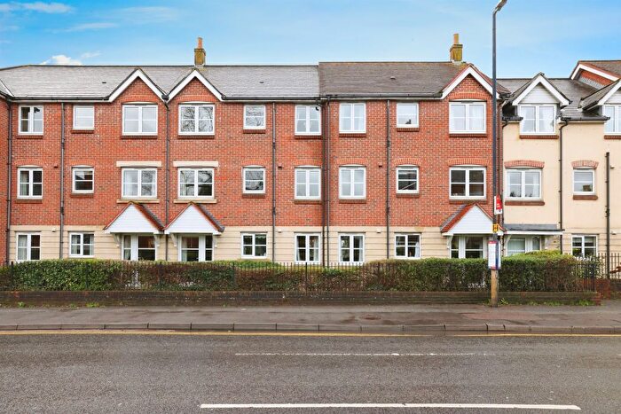 1 Bedroom Flat For Sale In Archers Court, Salisbury, SP1