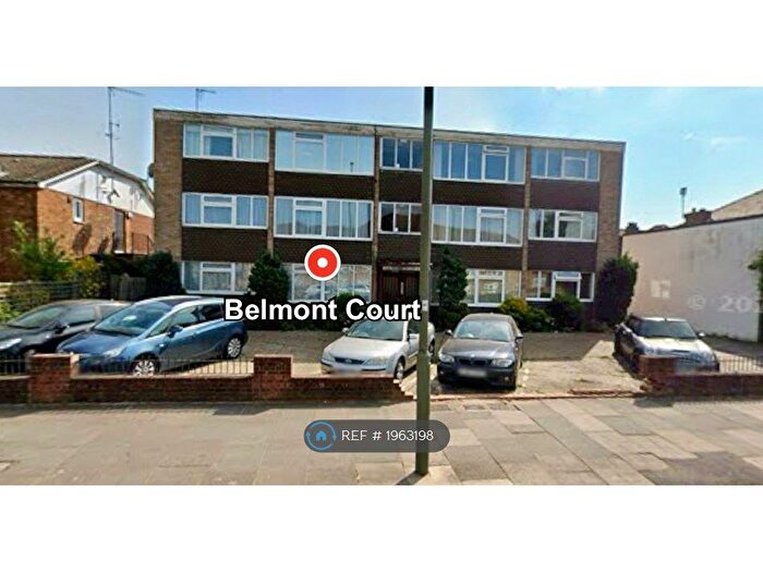 2 Bedroom Flat To Rent In Belmont Court, London, N20