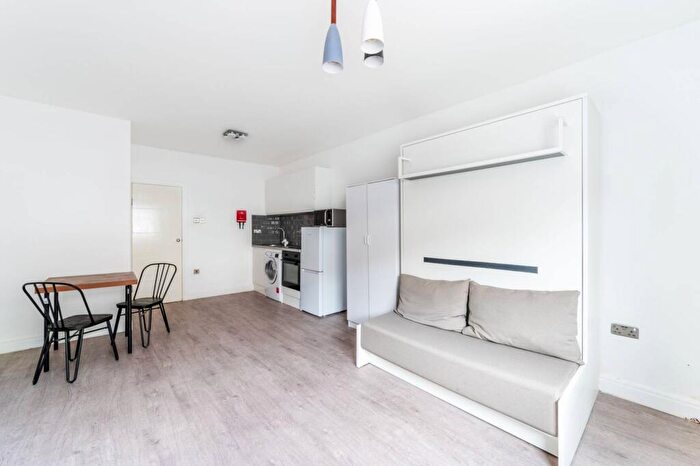 Studio To Rent In Beulah Road, Thornton Heath, CR7