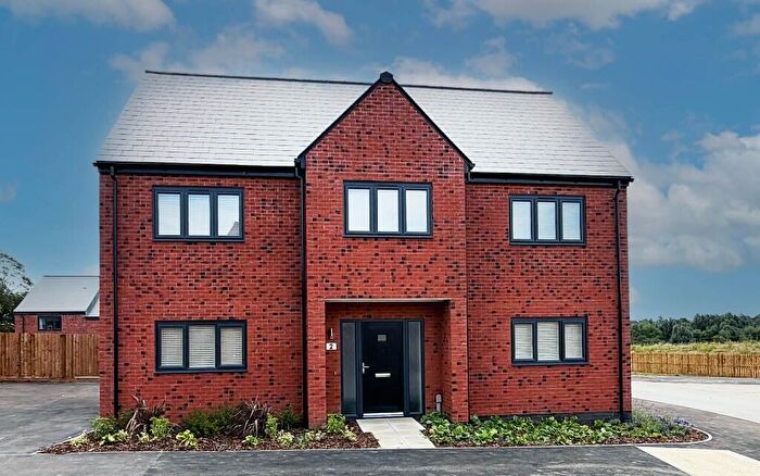 4 Bedroom Detached House For Sale In Ashby Road, Daventry, NN11