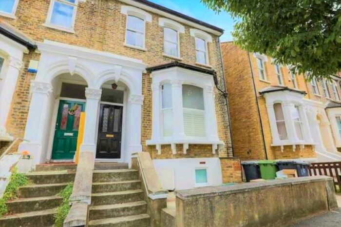 2 Bedroom Flat To Rent In Wiverton Road, London, SE26