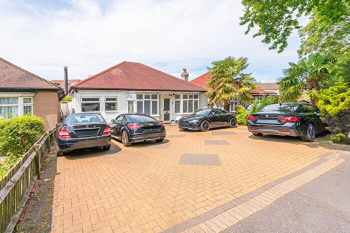 4 Bedroom Detached House For Sale In St Dunstans Hill, Cheam, Cheam, Sutton, SM1