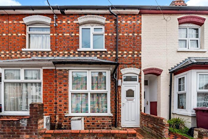 2 Bedroom Terraced House To Rent In Wykeham Road, Reading, RG6