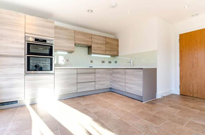 2 Bedroom Flat To Rent In Station View, Guildford, GU1