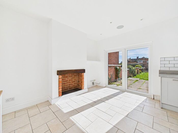 3 Bedroom Terraced House For Sale In Cedar Road East, Abington, NN3