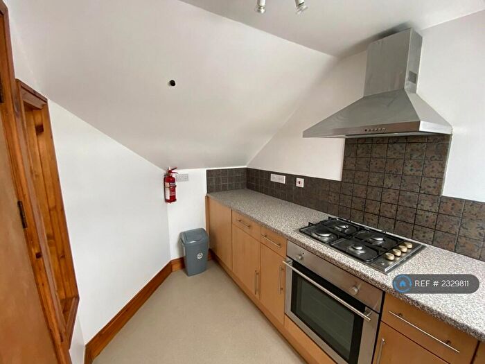 2 Bedroom Flat To Rent In Pantygwydr Road, Uplands, Swansea, SA2