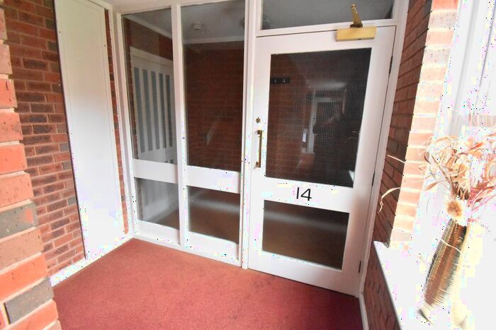 1 Bedroom Flat To Rent In Skinner Lane, Pontefract, WF8