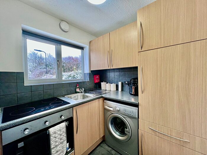 1 Bedroom Flat To Rent In Simon Way, Southampton, SO18