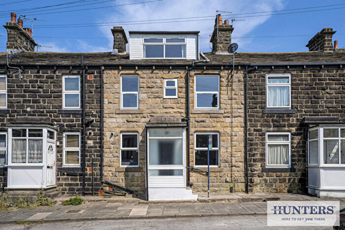 3 Bedroom Terraced House For Sale In Rockfield Terrace, Yeadon, Leeds, LS19