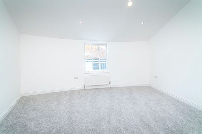 1 Bedroom Flat To Rent In A Castle Street, Ashford, TN23