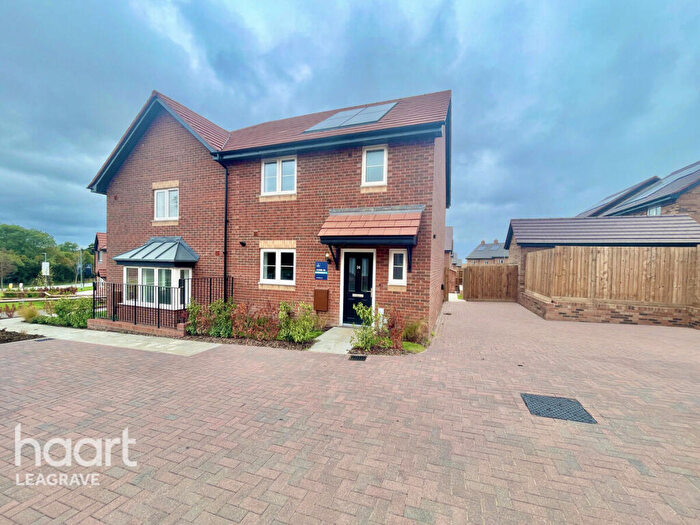 3 Bedroom Semi-Detached House For Sale In Glamis Croft, Harlington, LU5