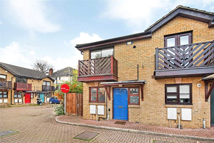 2 Bedroom End Terrace House For Sale In Alander Mews, Walthamstow, London, E17