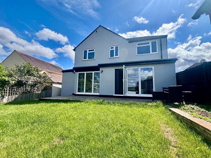 5 Bedroom Detached House To Rent In Colchester Road, Northwood, HA6