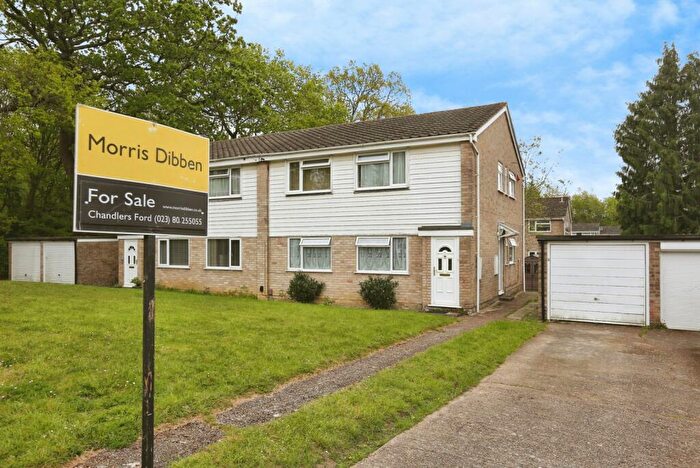 2 Bedroom Maisonette For Sale In Justinian Close, Chandler's Ford, Eastleigh, Hampshire, SO53