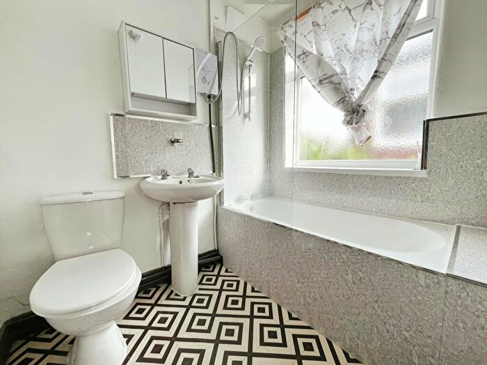 3 Bedroom Semi-Detached House For Sale In Wycombe Avenue, Manchester, Greater Manchester, M18