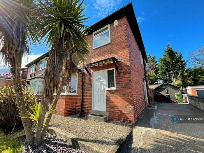 3 Bedroom Semi-Detached House To Rent In Moor Allerton Crescent, Leeds, LS17