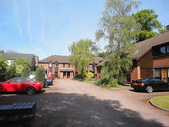 2 Bedroom Semi-Detached House To Rent In Ambrose GardensWest DidsburyManchester, M20