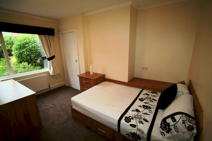 4 Bedroom House To Rent In Langdale Avenue, Leeds, LS6