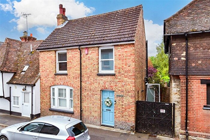 3 Bedroom Semi-Detached House For Sale In The Street, Bearsted, Maidstone, Kent, ME14