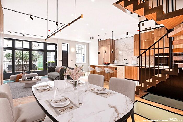 4 Bedroom Mews To Rent In Astwood Mews, London, SW7