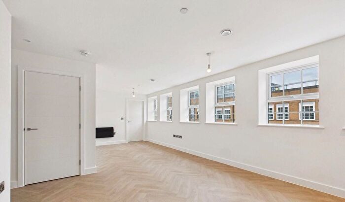 1 Bedroom Flat For Sale In Fountain Court, Birmingham, B4