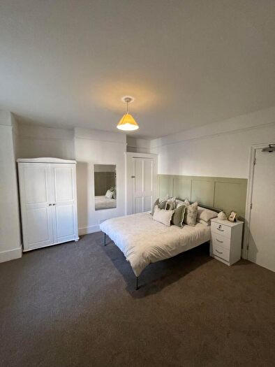 1 Bedroom Terraced House To Rent In Bernard Road, Brighton, BN2