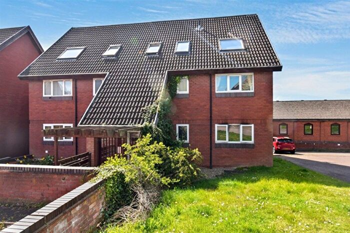 1 Bedroom Flat For Sale In Clifton Court, Hinckley, LE10