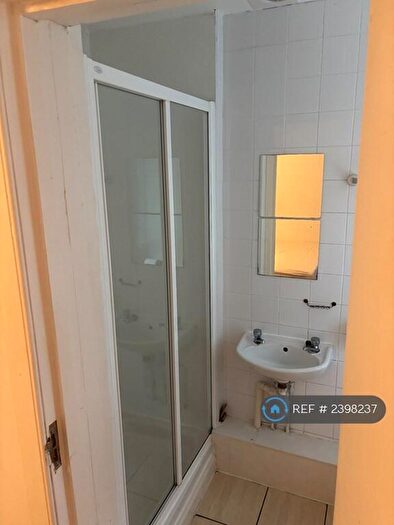 3 Bedroom Flat To Rent In Sandyford Place, Glasgow, G3