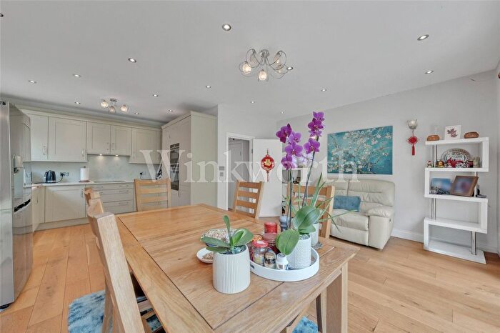 4 Bedroom Semi-Detached House To Rent In Crewys Road, London, NW2