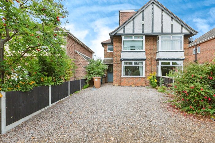 4 Bedroom Semi-detached House For Sale In Leicester Road, Loughborough, LE11