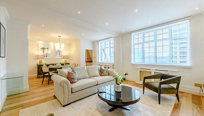 3 Bedroom Apartment To Rent In Strathmore Court Mid Term, NW8