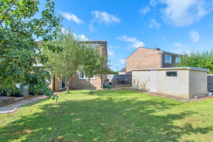 3 Bedroom Semi-Detached House For Sale In Queens Crescent, Clanfield, OX18