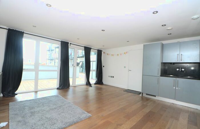 2 Bedroom Flat To Rent In Elm Road, Wembley, HA9