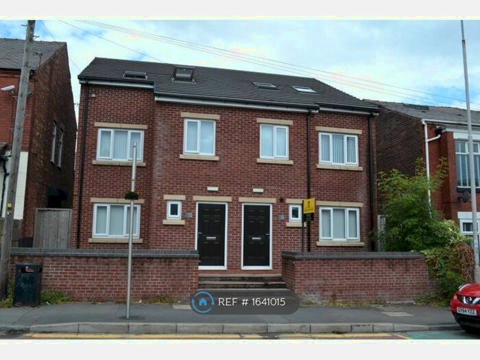 4 Bedroom Semi-Detached House To Rent In Bolton Road, Swinton, Manchester, M27