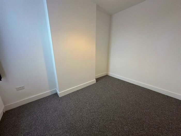 1 Bedroom Flat To Rent In Clayton Avenue, HA0