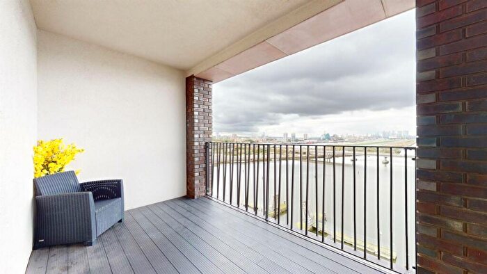 2 Bedroom Apartment To Rent In Lock Side Way, London, E16