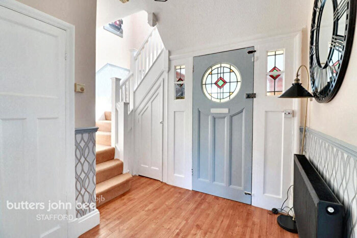 3 Bedroom Semi-Detached House For Sale In Eccleshall Road, Stafford, ST16