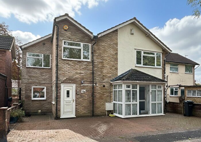 5 Bedroom Link Detached House For Sale In London Road, Oadby, LE2