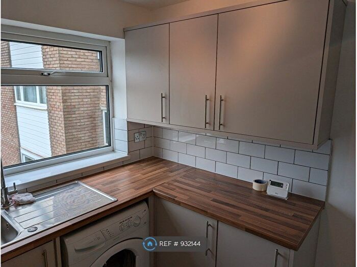 2 Bedroom Flat To Rent In Sandgate, Swindon, SN3