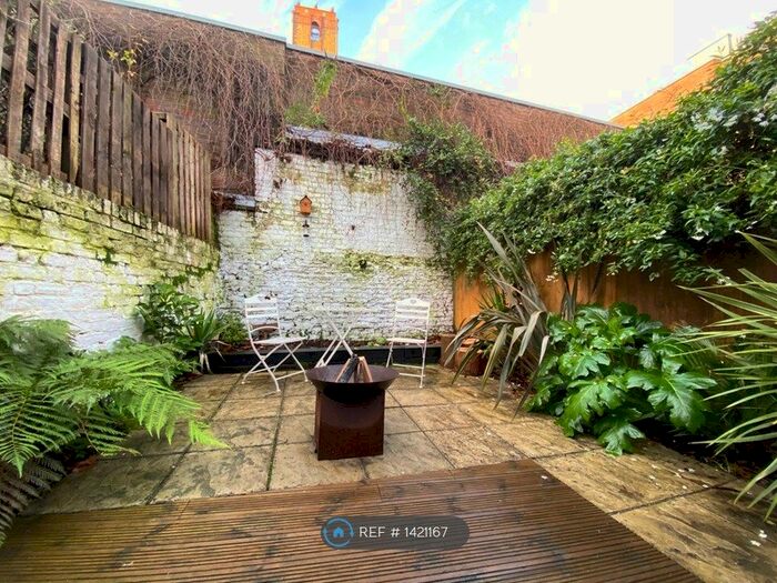 2 Bedroom Maisonette To Rent In Dawes Street, London, SE17